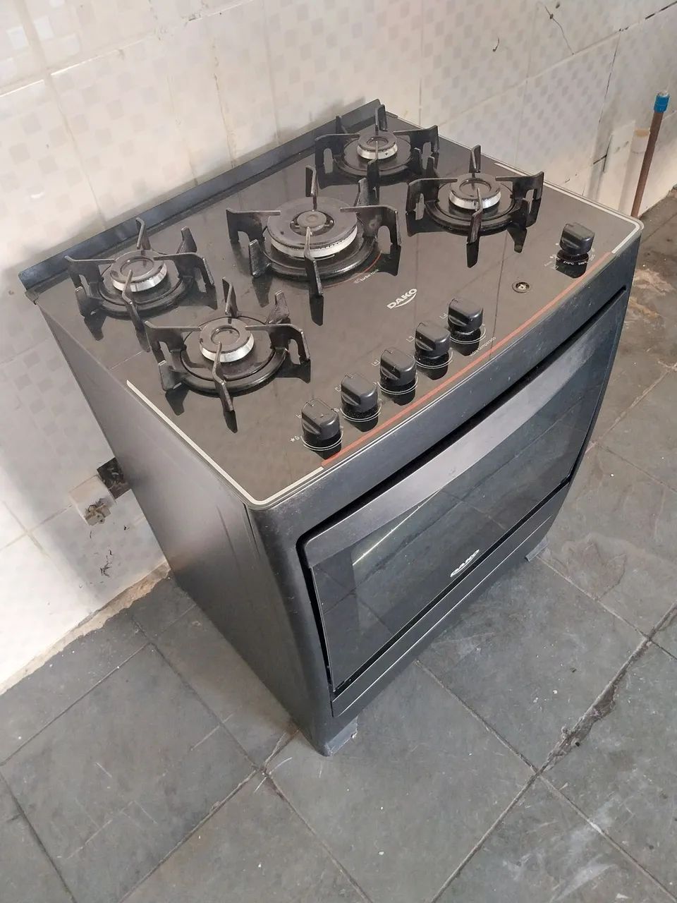 Fogão marca Dako, 5 bocas, conservado..