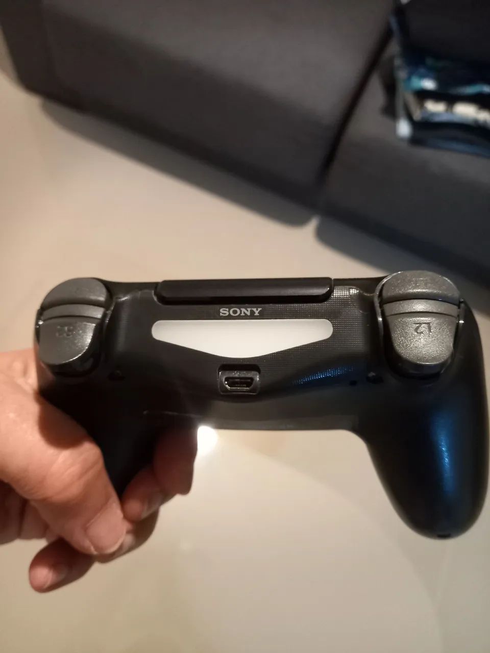 PS4 com 1 controle e 4 jogos - Foto 3