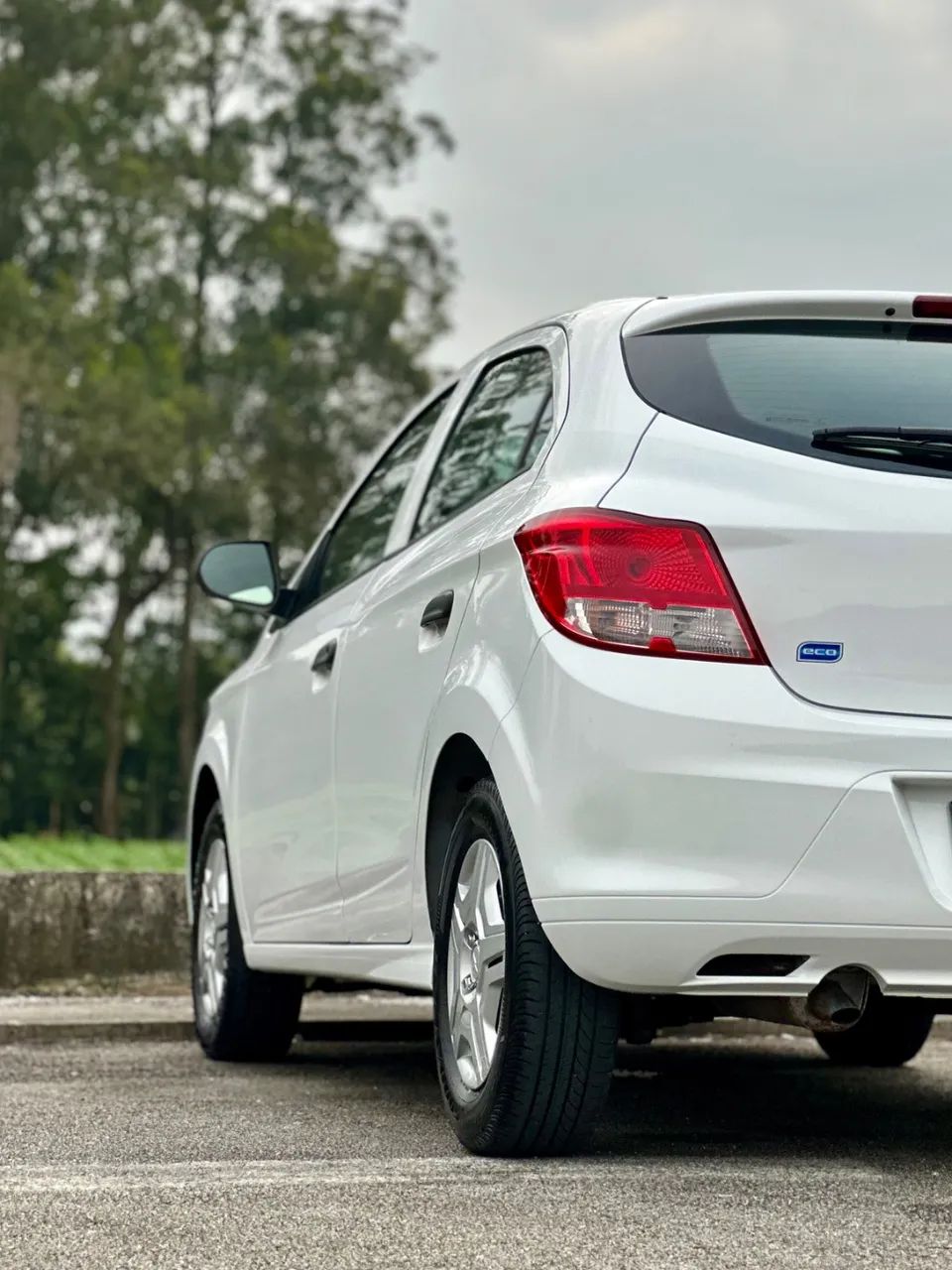 Chevrolet Onix JOY Hatch 1.0 8V Flex Mec. 4P 2017 - Foto 3
