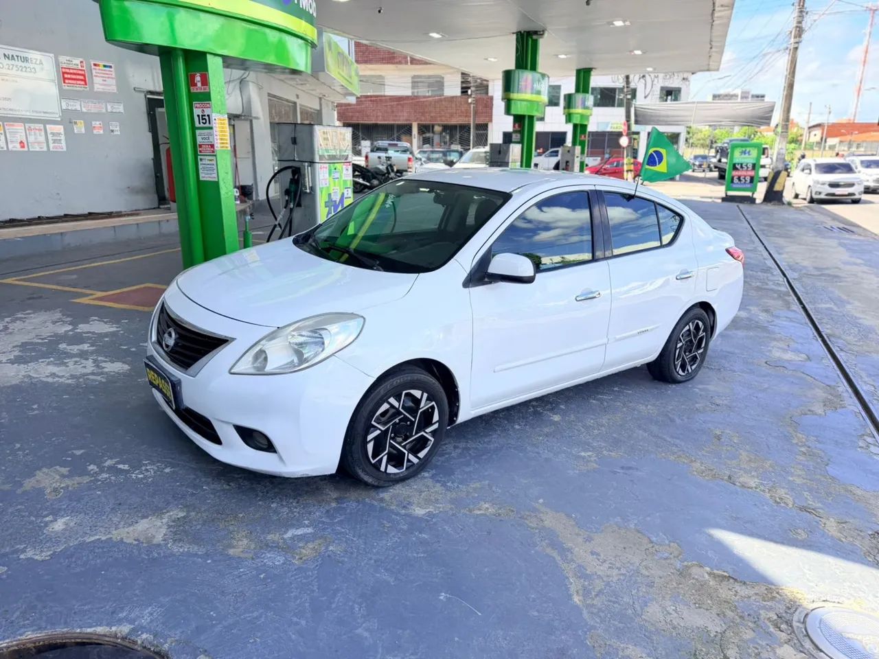 Nissan versa 2014 com GNV
