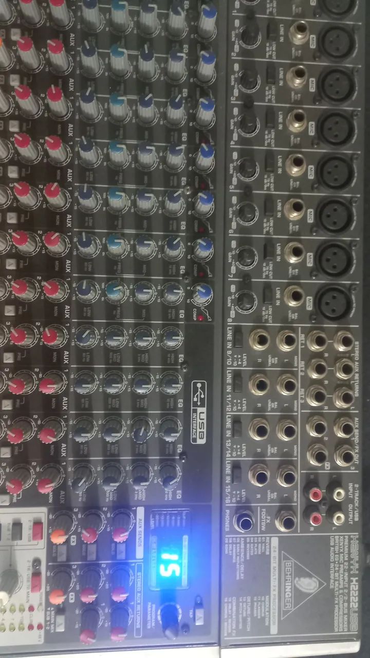 Mesa de som behringer 2222fx USB  - Foto 3