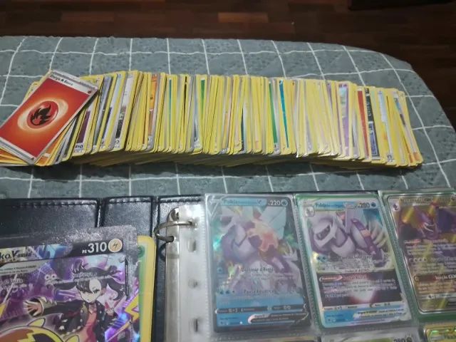Álbum de figurinhas Pokémon, raras e normais! - Foto 2