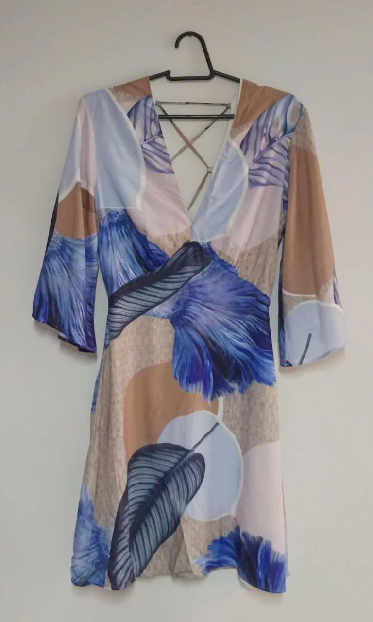 Vestido curto Lezalez, tamanho P, nunca usado.