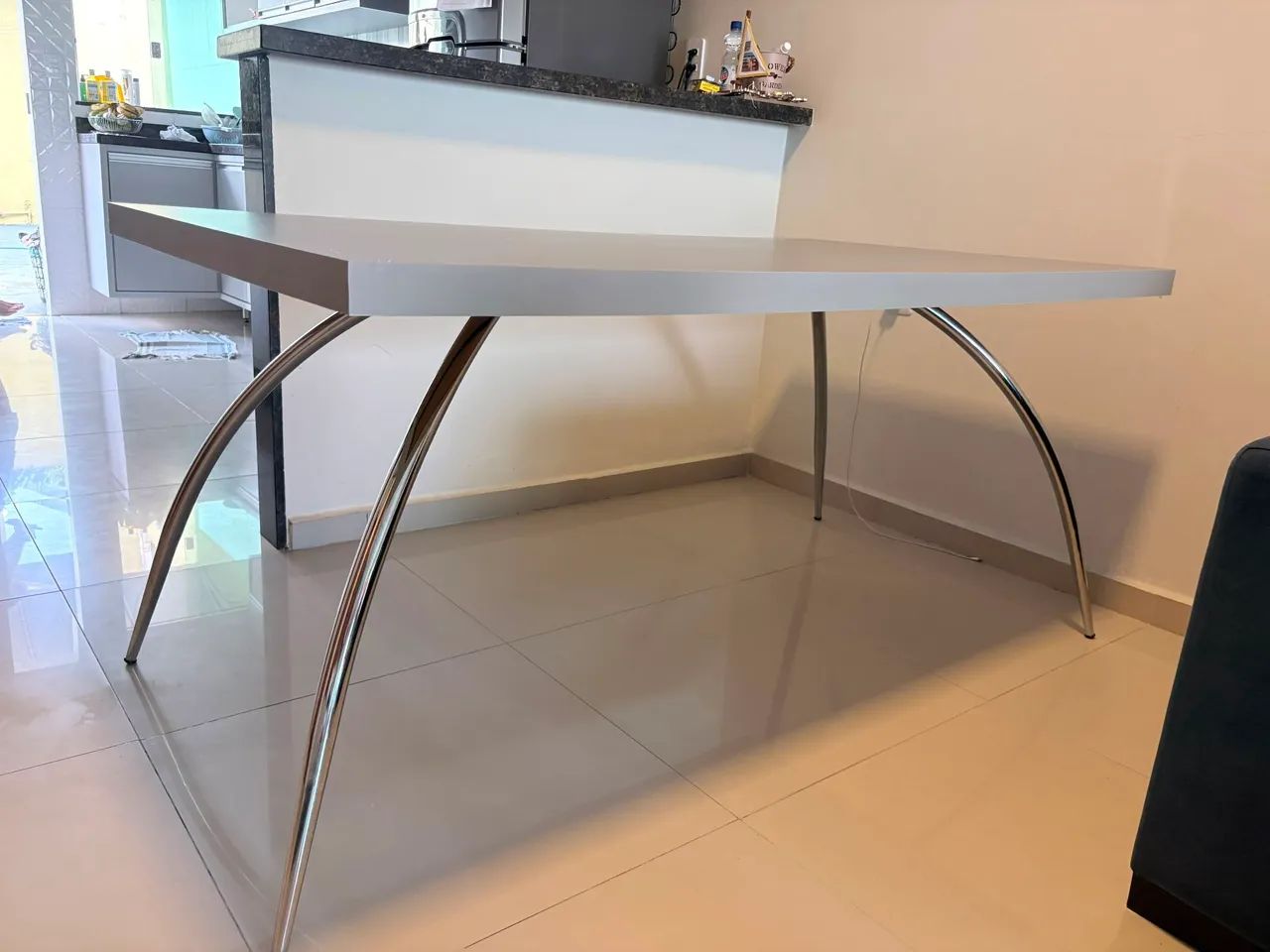 Mesa de MDF 6 cadeira - sem cadeiras - Foto 4