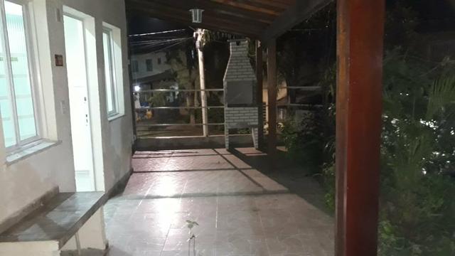 Casa duplex em condomínio