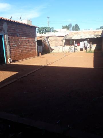 Agio lote mais barracão em Trindade - Foto 2