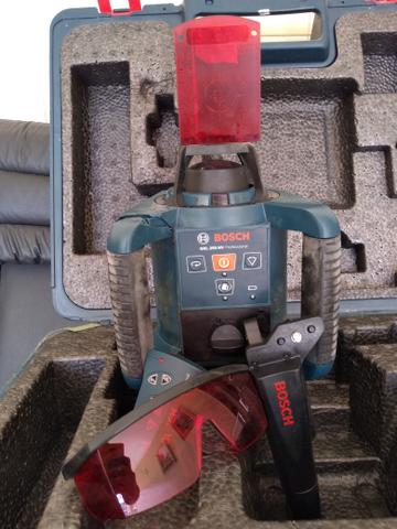 Nível a laser Rotativo Profissional BOSCH GRL250HV - Foto 3