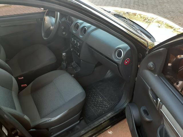 Vendo celta lt 1.0 4 Portas com air bag ABS completo super inteiro - Foto 8