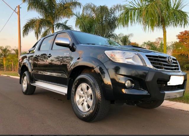 Toyota Hilux 3.0 Srv CD 4x4 Aut Diesel - Foto 2