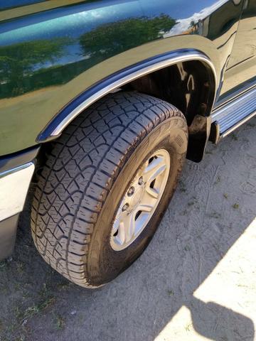 Toyota HIlux SW4 4x4 7 lugares Turbo Diesel - Foto 2