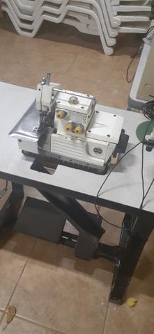 Máquina de costura overloque