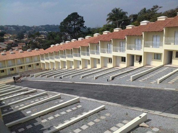 Casas prontas em Jandira 2 dormitórios com quintal Minha Casa Minha Vida - Foto 2