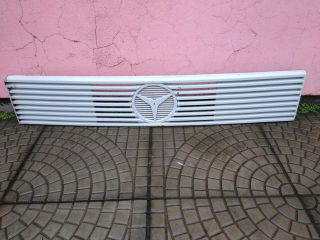 Grade frontal do mercedes
