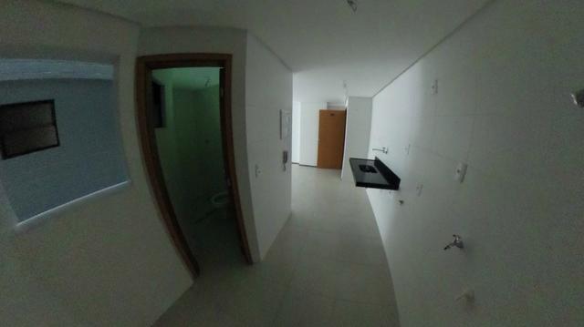 Apartamento pertinho do mar e a poucos minutos do shopping - Foto 13