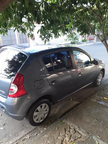 Vendo sandero 2011 dok ok recibo em branco valor 16.800 carro de garagem. - Foto 5