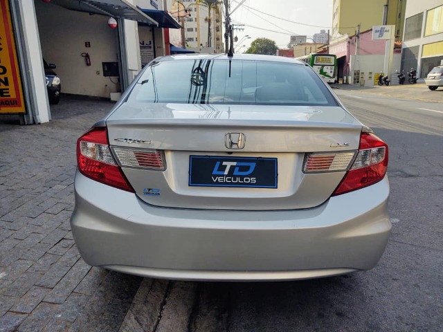 Honda Civic 1.8 Lxs 16v Flex Manual - Foto 5