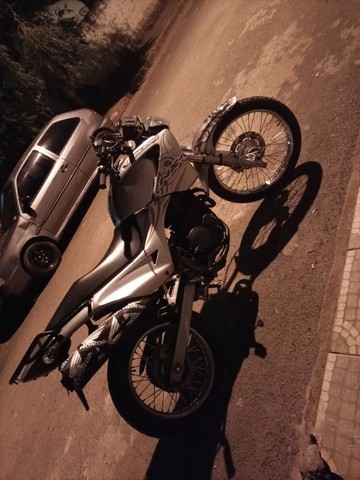 VENDO MOTO FALCON NX4 2000 ESTÁ TUDO OK