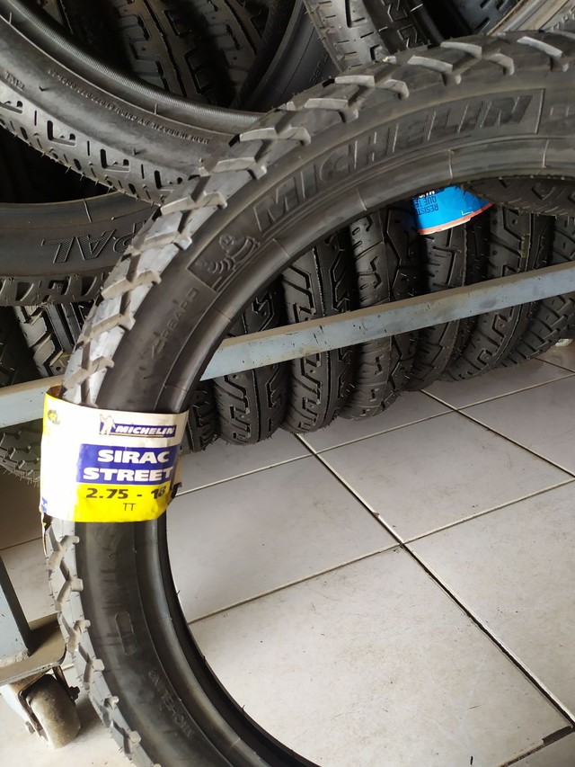 Pneu moto 2.75 18 Michelim 