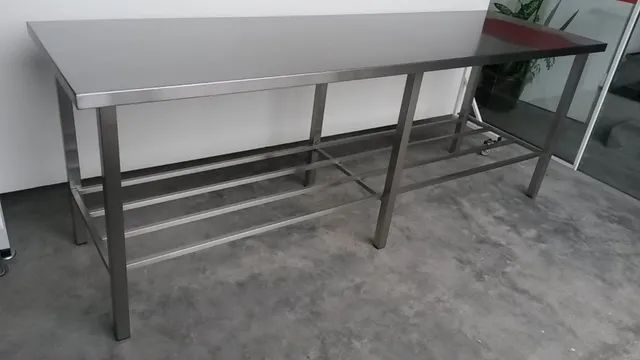 Mesa industrial em inox com 2,90mt de comprimento com prateleira - Foto 2
