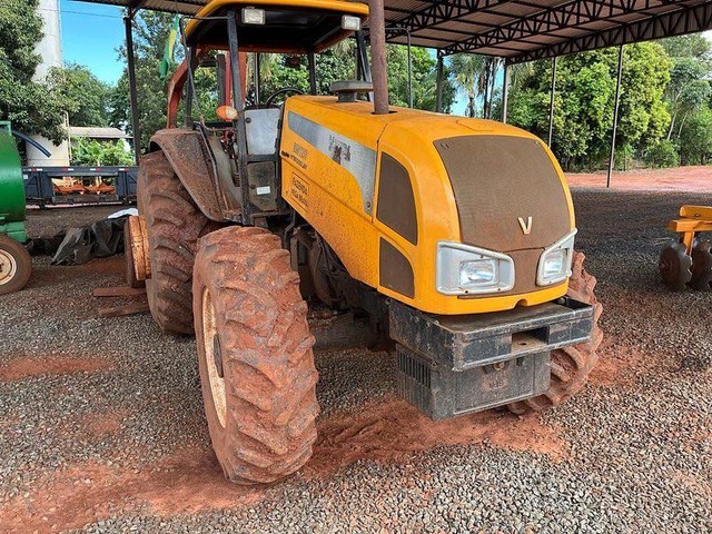 Trator Valtra (BM 125i)