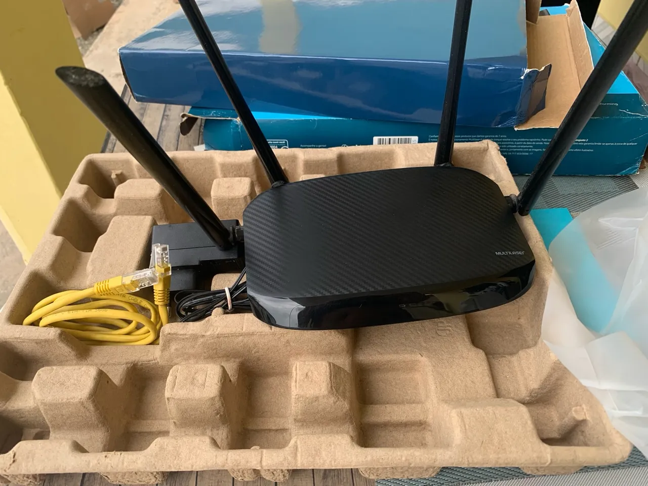 Roteador Wi-Fi Novo