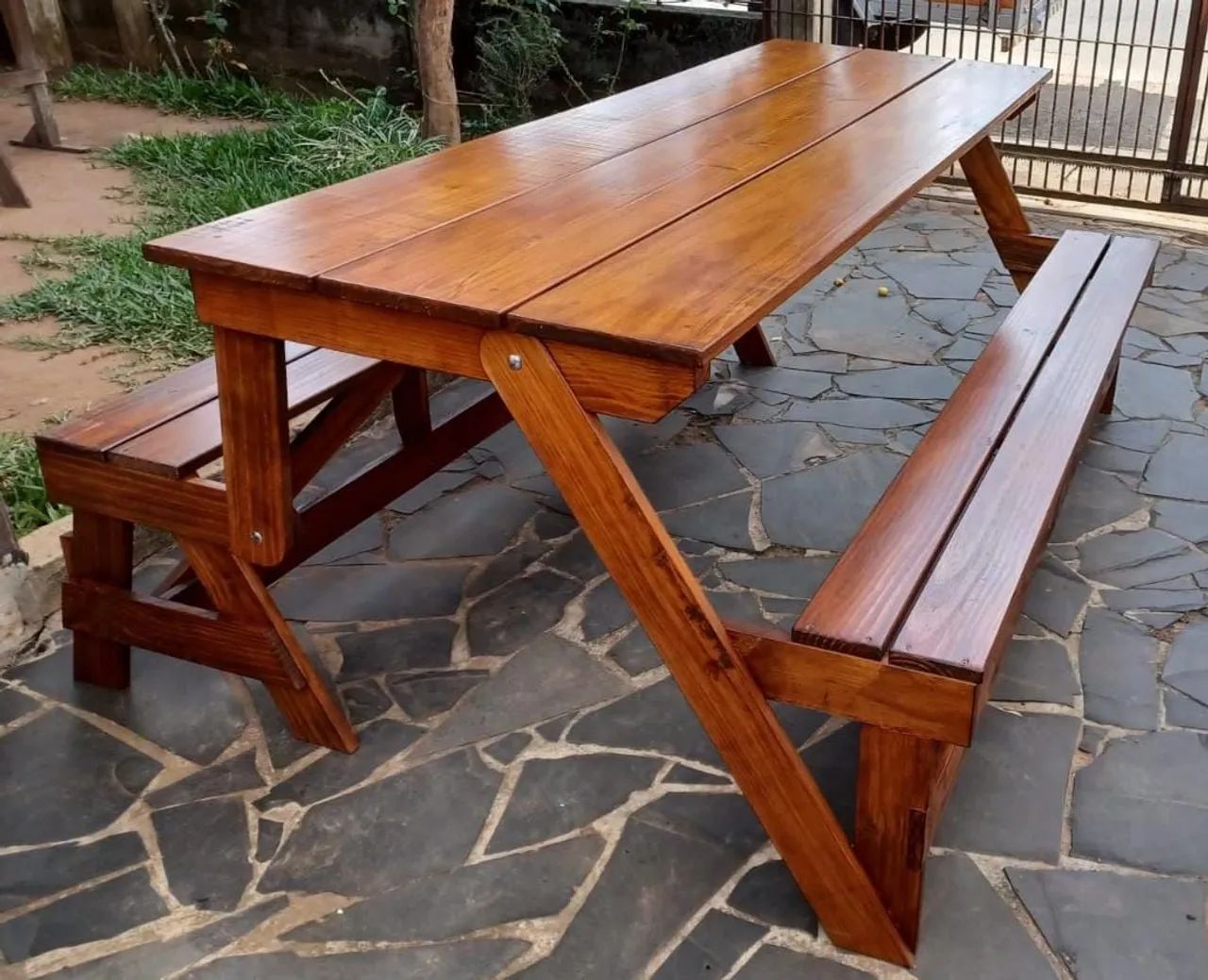 Mesa de madeira maciça com banco 2 metros  - Foto 4