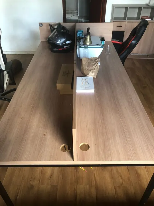 Mesa de Escritório Dupla com Divisória