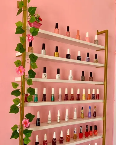 Expositor de esmaltes em Metalon
