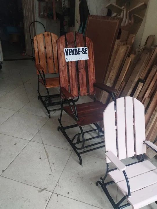Cadeiras de Balanço em Madeira - Rústicas e Confortáveis - Foto 4