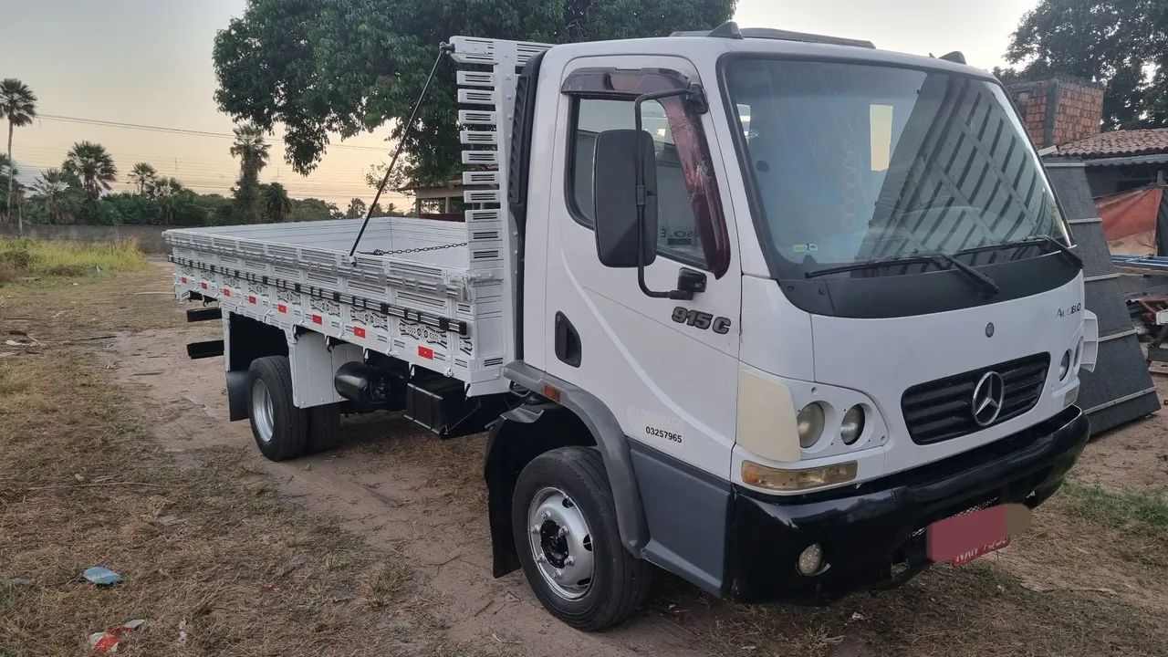mercedes accelo 915 2012 