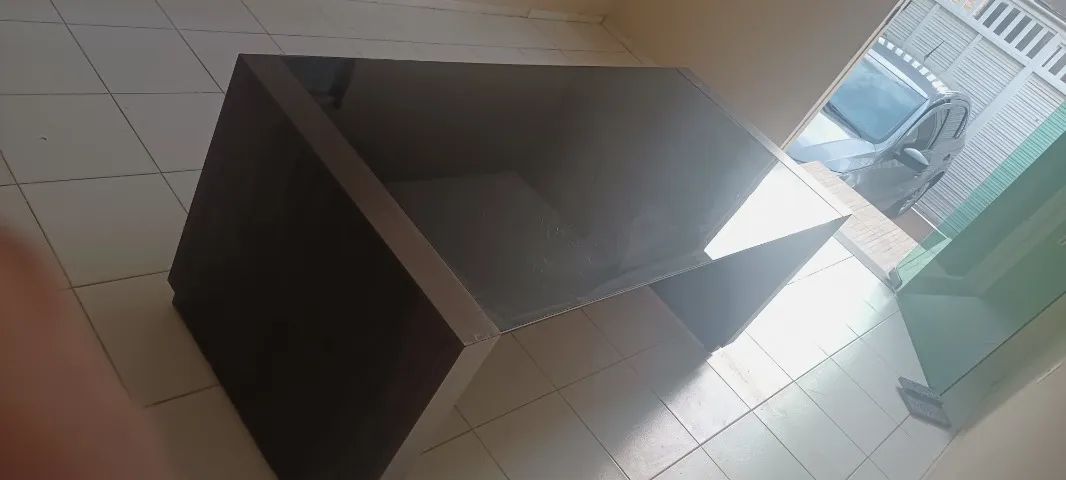 Mesa Retangular de MDF tampo de vidro fumê. - Foto 4