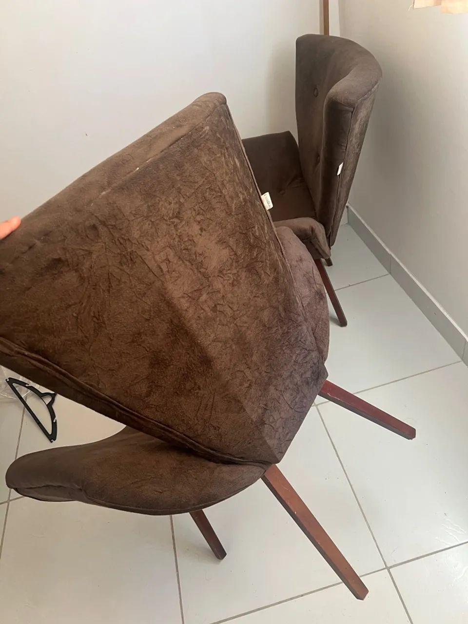 Par de Poltronas Modernas em Suede Marrom - Foto 3
