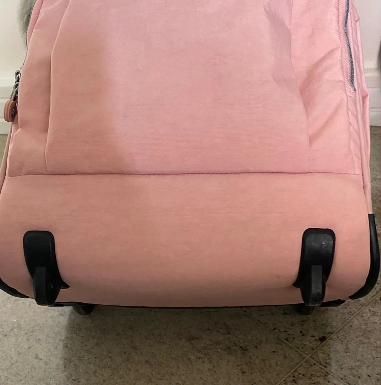 Jogo de Mochila de rodinha + Lancheira Kipling - cor Bridal Rosê  - Foto 3