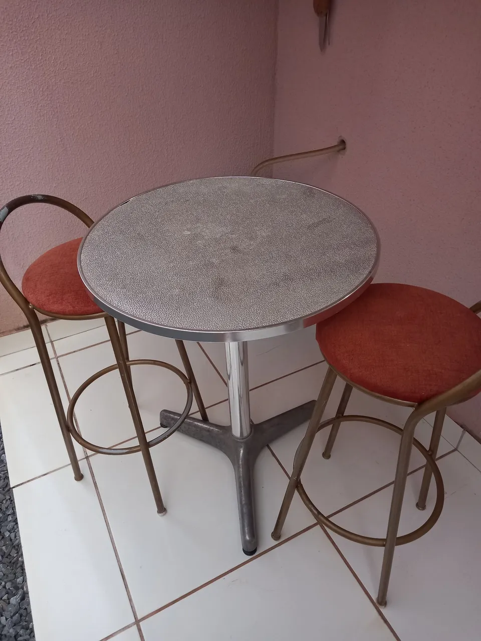 Mesa e banquetas para Área Externaterna