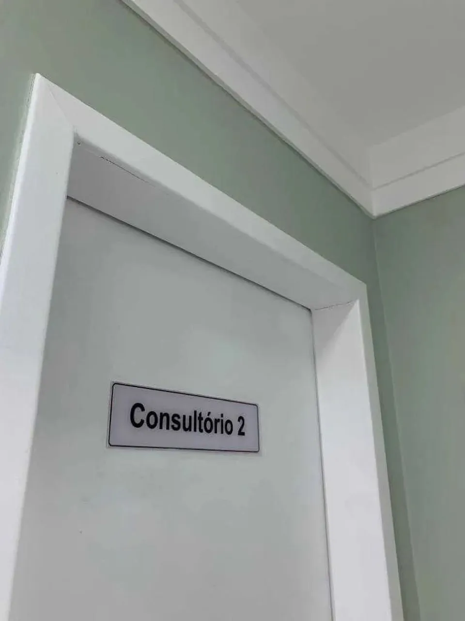 SALA COMERCIAL NO ED. PAULO FIGUEIREDO - M.CC - ANDAR ALTO - LESTE
