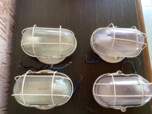 Vendo 04 arandelas para área externa