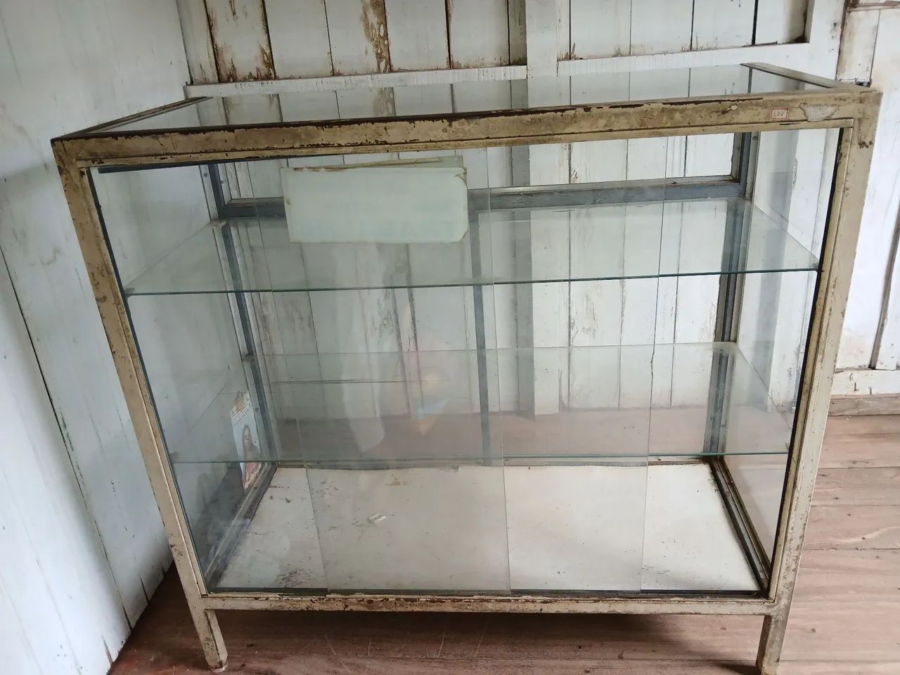 Vitrine  64242098163713122