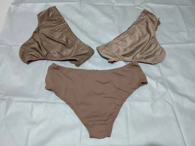 SUTIÃ COM 3 CALCINHAS COR CHOCOLATE - TAM. 52 PLUS SIZE - NOVO - Foto 3