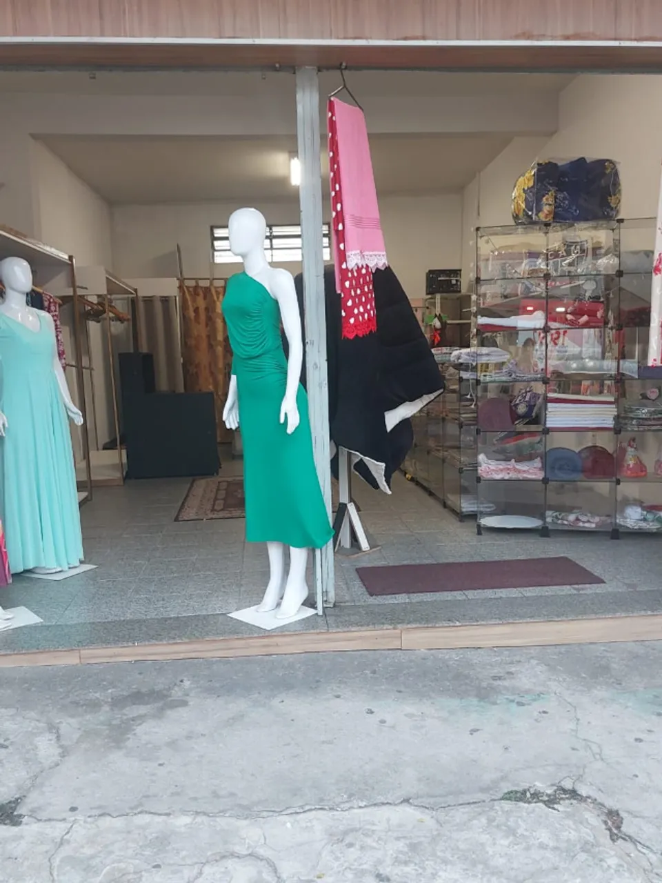 Vendo Ponto de Loja de Enxovais e Roupa Feminina