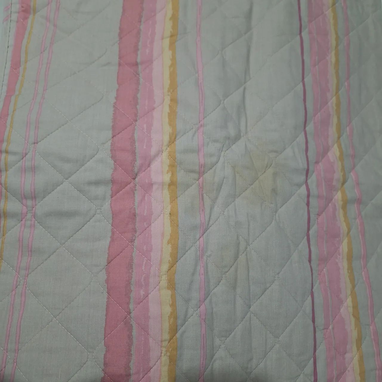 Edredom casal listrado rosa e bege