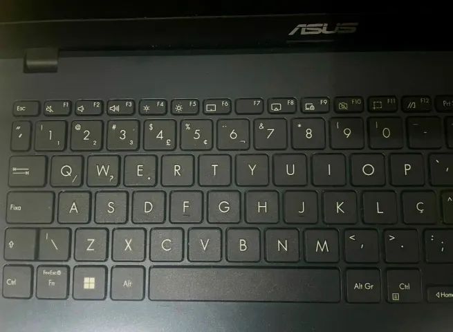 Notebook Asus E510 Muito Novo - Bom Pra Estudo, Filmes e Internet - Foto 4