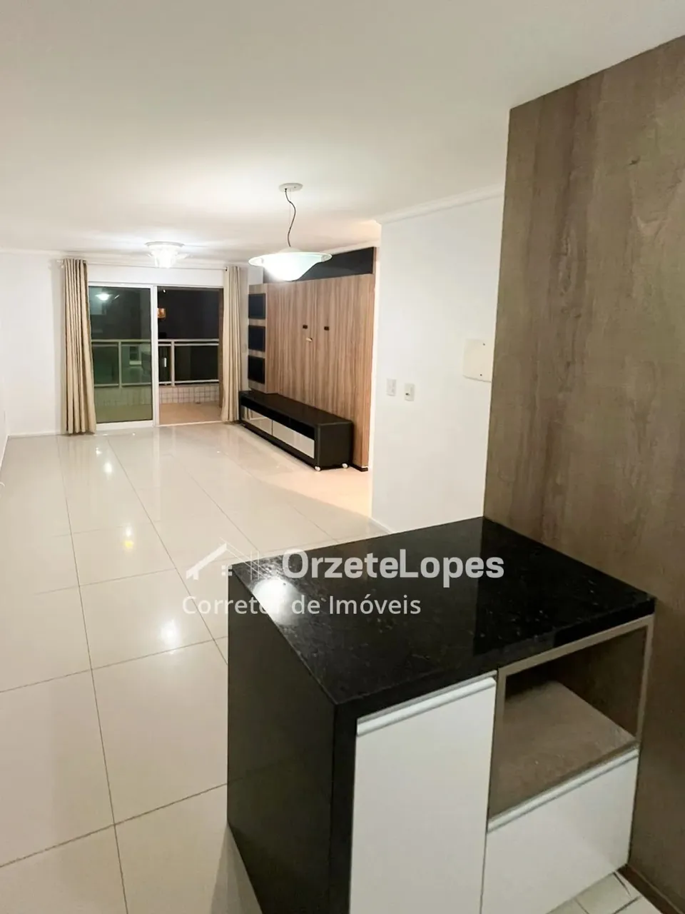 Apartamento no Guararapes com 71 metros com 3 Quartos - Fioreto