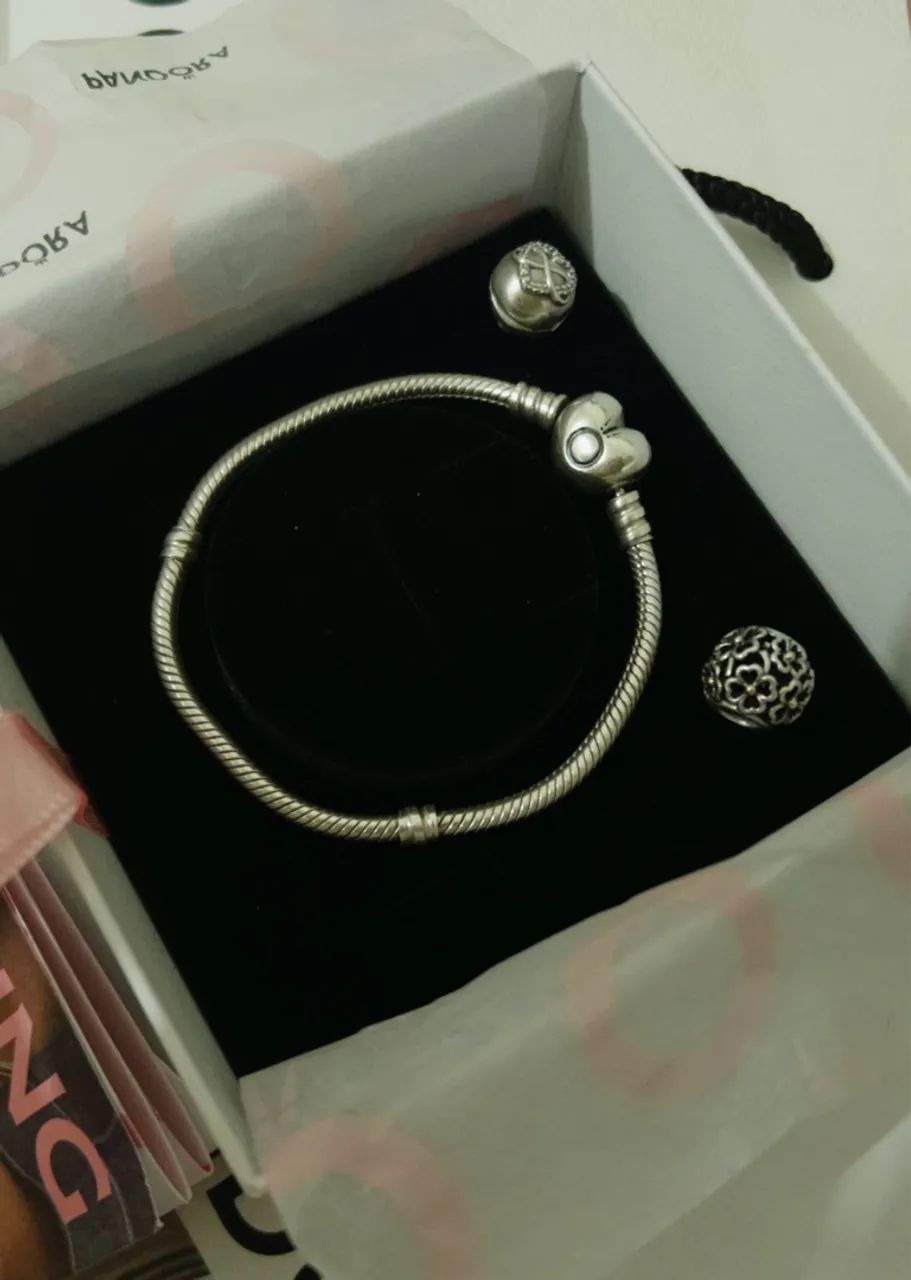 Pulseira Pandora com dois(2) Berloques - Foto 2
