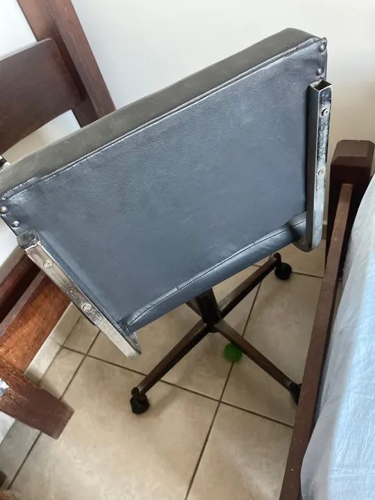 Cadeira de Escritório Giratória Preta - Foto 2