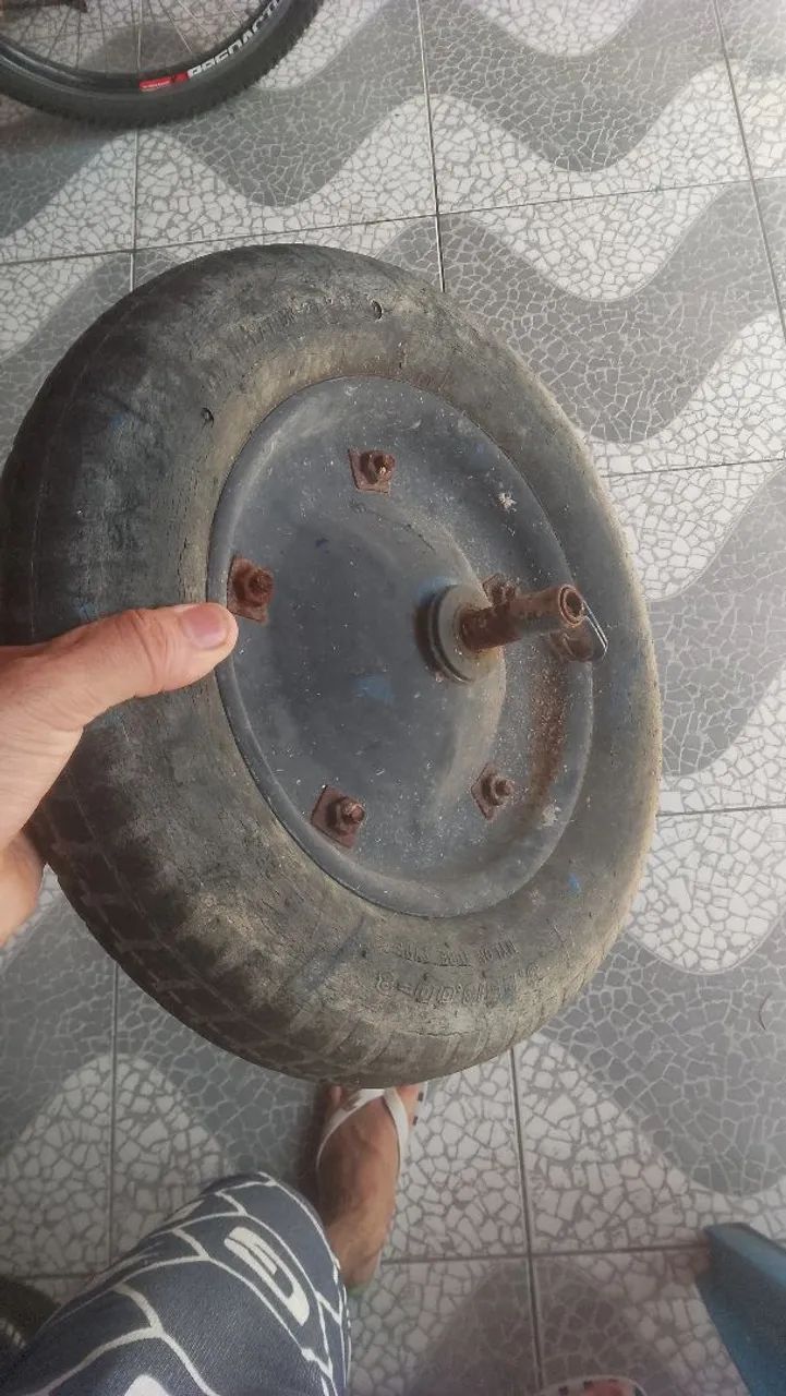 Roda para carrinho de mão - Foto 2