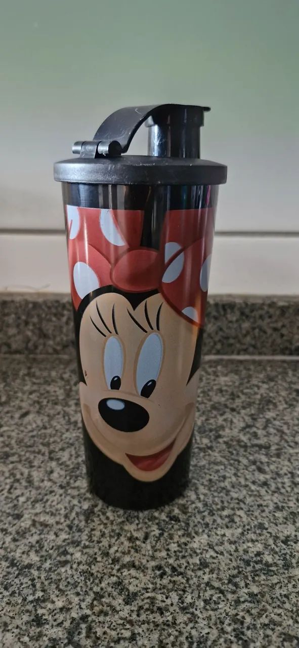 3 copos com tampa Disney da Tupperware - Foto 2