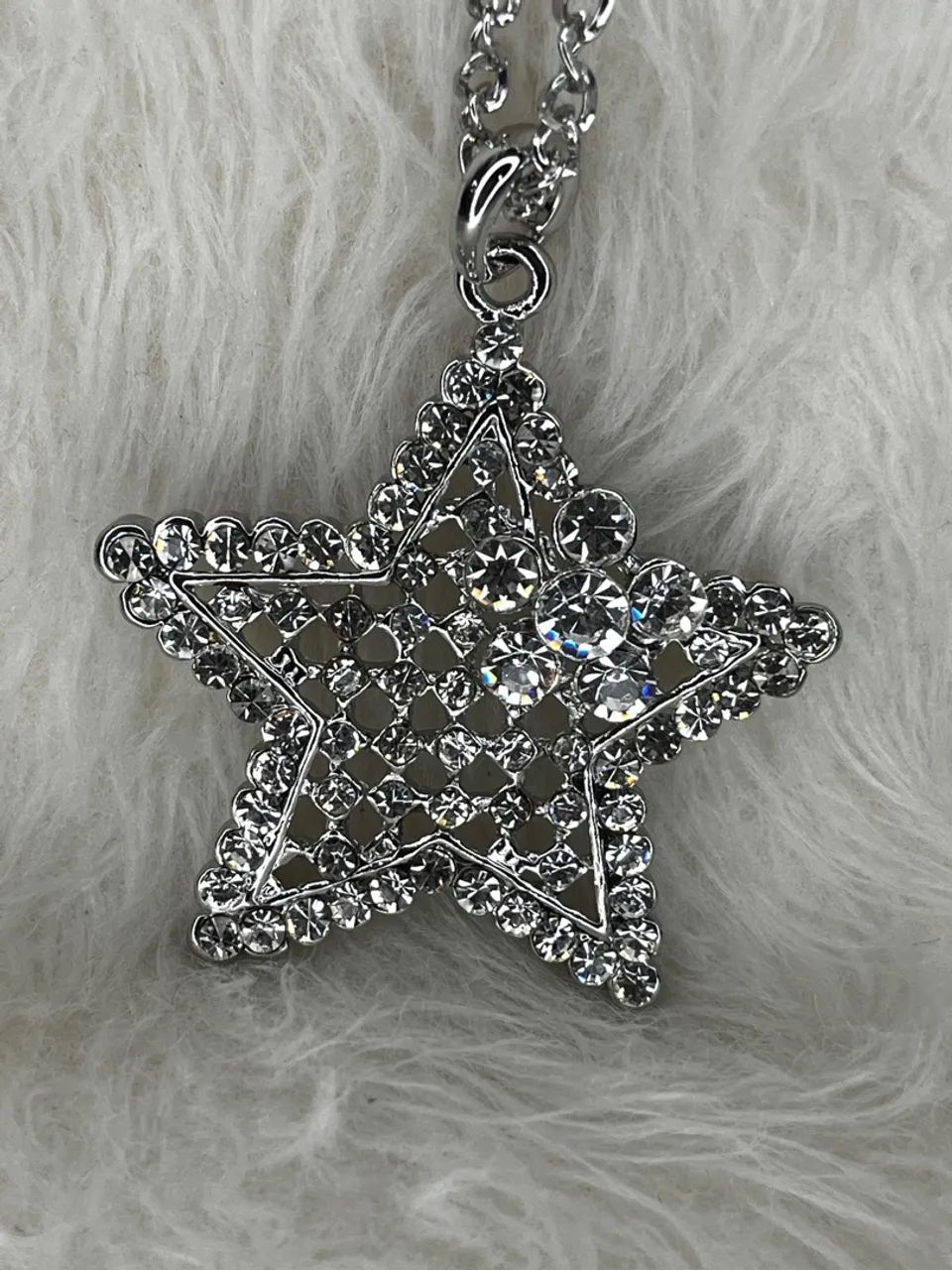 Colar Grande Estrela com Strass Delicado 