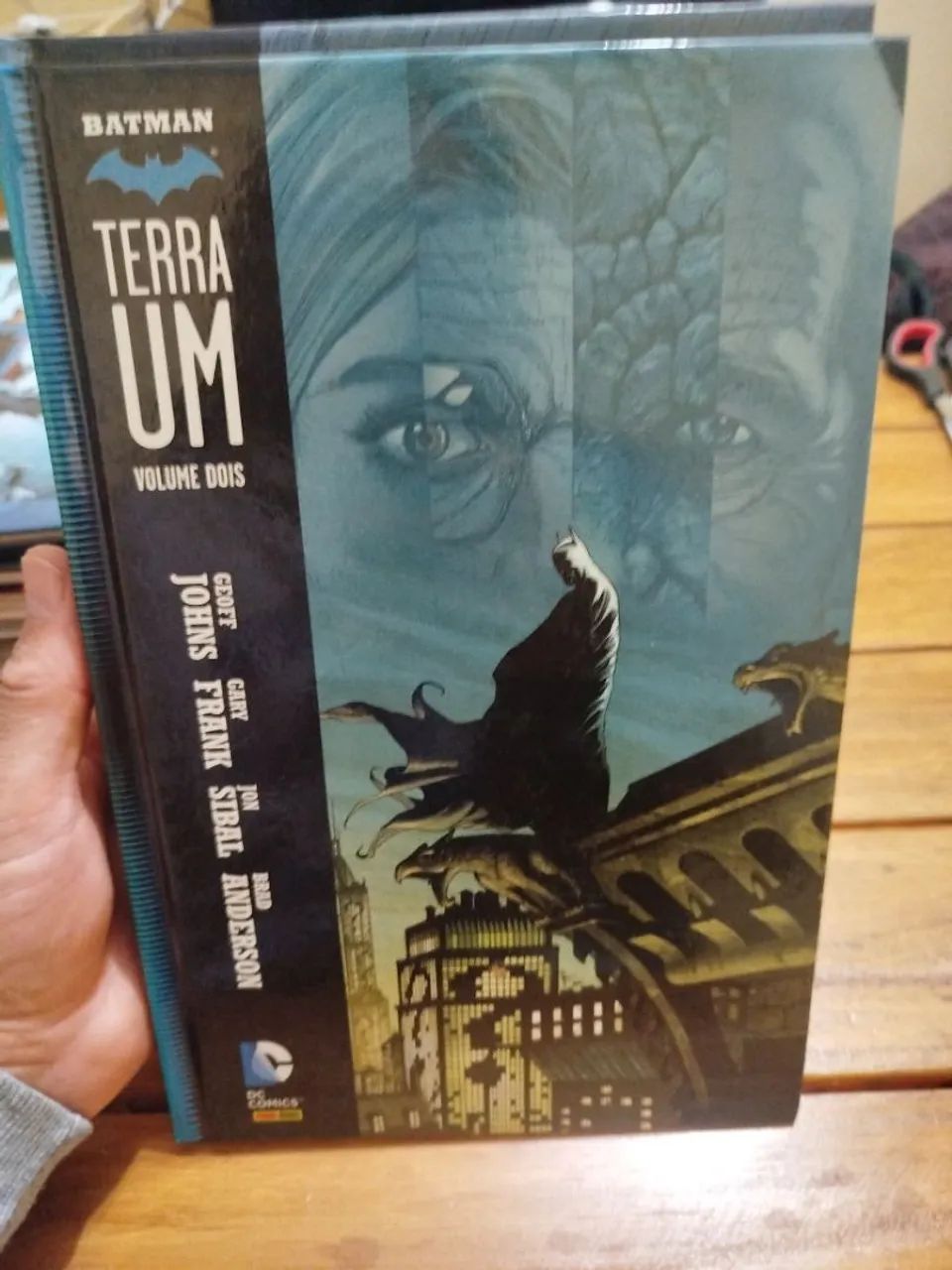 Batman Terra um  - Foto 3