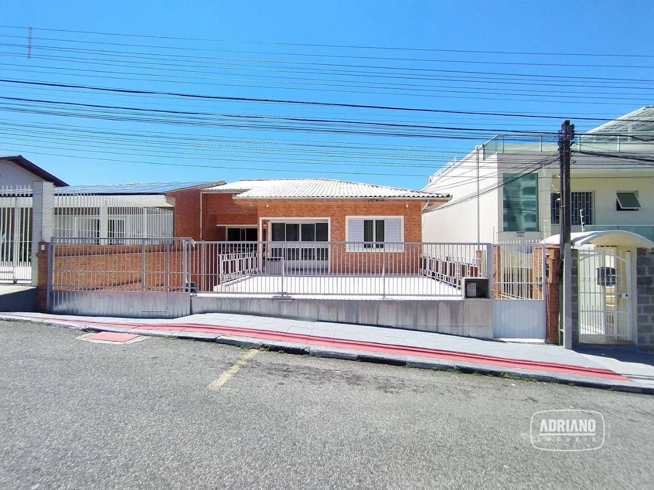 Kitnet com 1 dormitório para alugar, 25 m² por R$ 1.300,00/mês - Capoeiras - Florianópolis