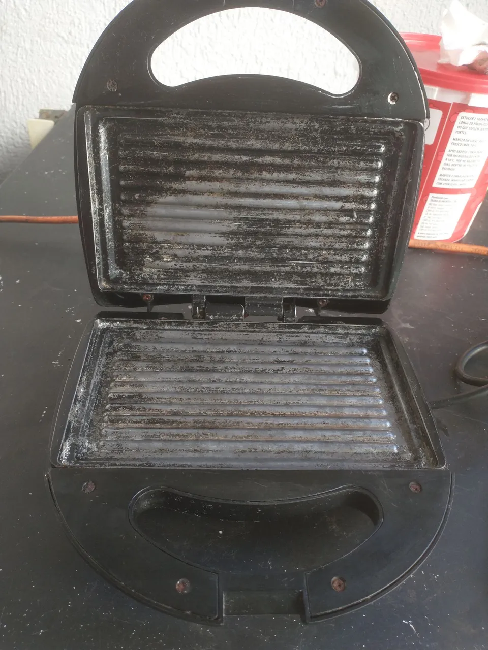 Sanduicheira/Grill Elétrico - Ideal para preparar seus lanches!